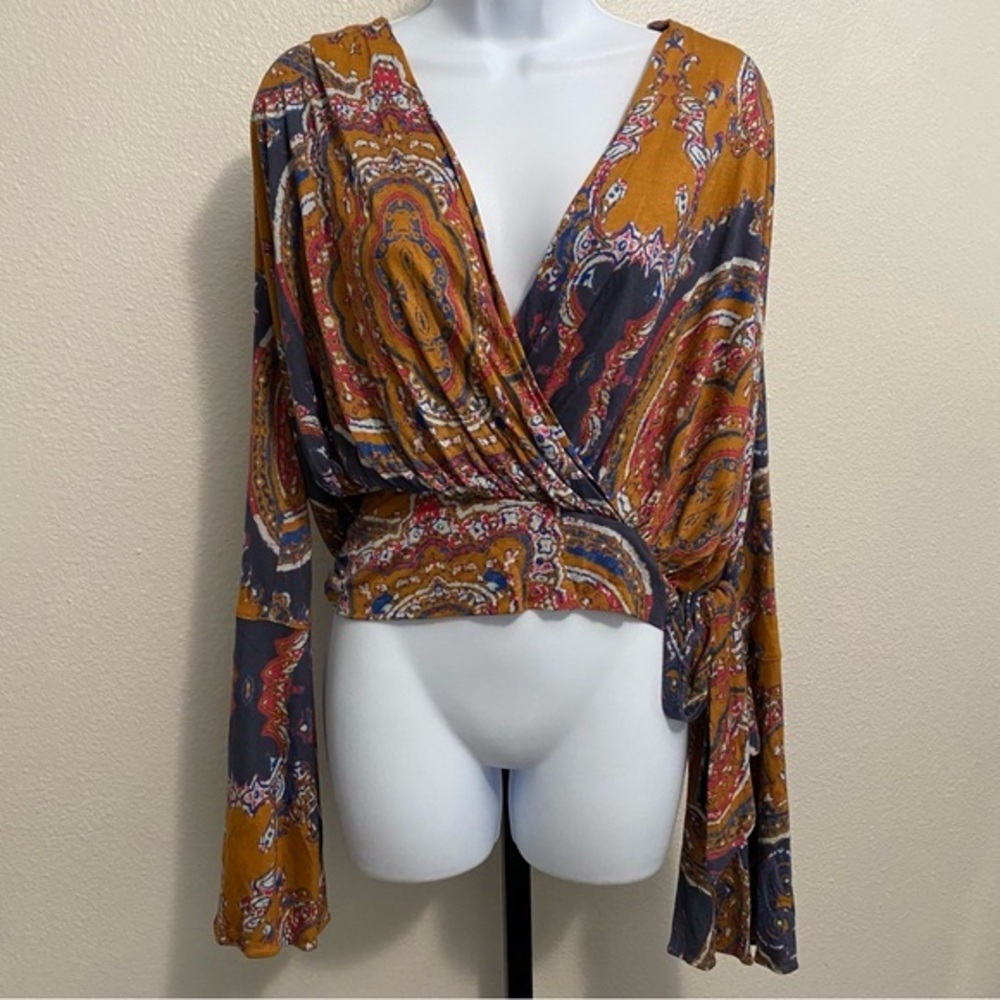 Free People Bell Sleeve Boho Wrap Top M Indie Eclectic Festival Retro